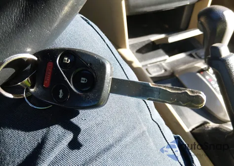 2010 Honda Accord 2.4 Ex-L from USA, damaged, VIN 1HGCP2F82AA131705